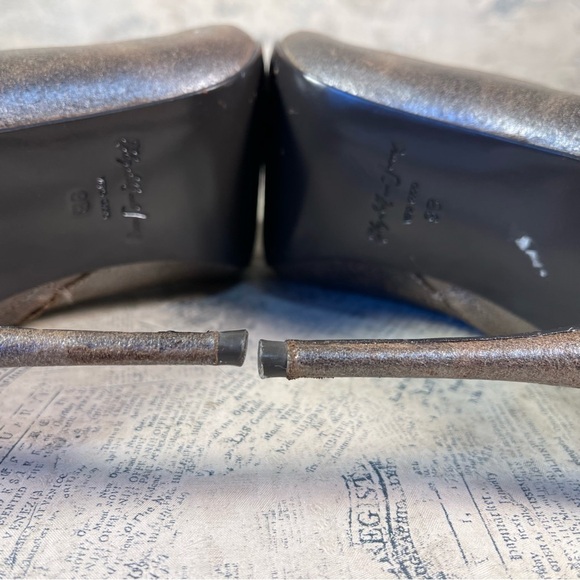 Elizabeth and James Open Toe Ruffled Front Zipper Trim - Picture 9 of 13